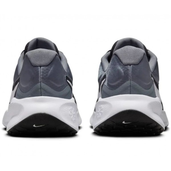 Кроссовки беговые Nike Revolution 7